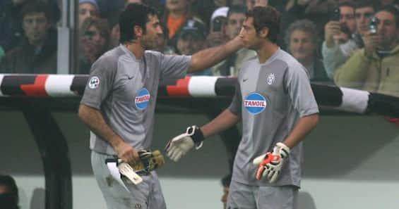 开云体育APP下载-【人物】第三门将奇幻之旅，40岁米兰特几乎拯救米兰