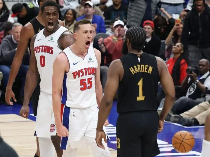 开云体育APP下载-哈登又拉胯了!刷新NBA历史最差纪录,网友:赶紧退役吧|詹姆斯·哈登|季后赛|克利夫兰骑士队|底特律活塞队|东部半决赛_新浪体育_新浪新闻